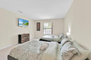 Experience the ultimate getaway at our 4-bedroom - Davenport - 4