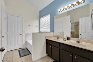 Gorgeous Family Home w Pool, pool Spa, BBQ, Game Room - Davenport - 7