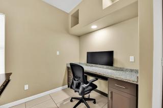 Relax & Enjoy In Our Spacious Townhome Getaway A - 4