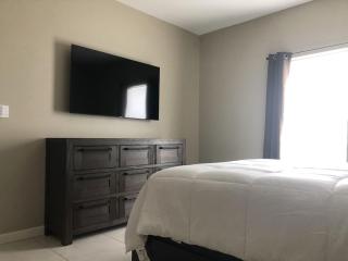 Relax & Enjoy In Our Spacious Townhome Getaway A - 2