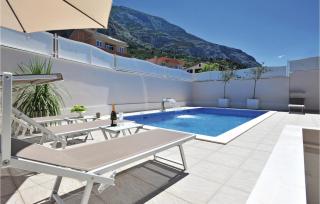 Three-Bedroom Holiday Home Makarska With Sea View 04 - Makarska - 9