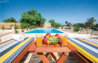 Two-Bedroom Holiday Home In Radonic - Radonić - 3