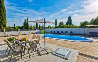 Beautiful Home In Bogomolje - 9