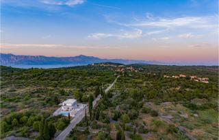 3 Bedroom Stunning Home In Bogomolje - Bogomolje - 7