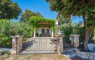 Nice Home In Pavicini With Private Swimming Pool, Can Be Inside Or Outside - 8