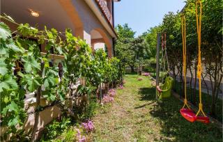 Four-Bedroom Holiday Home In Privlaka - Privlaka - 3