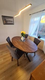 Harrogate Entire House, free parking and garden - 3