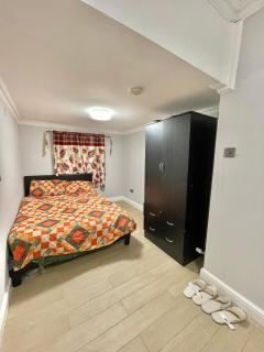 Comfy Ensuite Room in Colindale - Colindale - 0