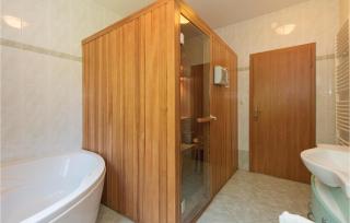Beautiful Home In Liznjan With Sauna - 7