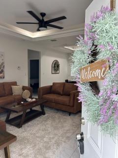 Carroll Estates 3 Bedroom Apartment Retreat - 0