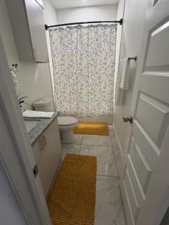 Carroll Estates 3 Bedroom Apartment Retreat - 5