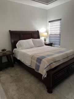 Carroll Estates 3 Bedroom Apartment Retreat - 4