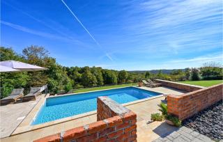 Awesome Home In Brezane Lekenicke - - 1