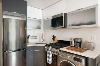 75-2A Furnished 1BR W&D Elev central park - 4
