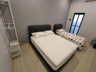 Room 2 U Hostel & Guest House - 1
