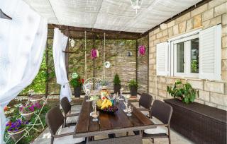1 Bedroom Amazing Home In Komolac - 1