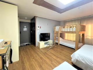 HY Choi Hostel - Seogwipo - 8