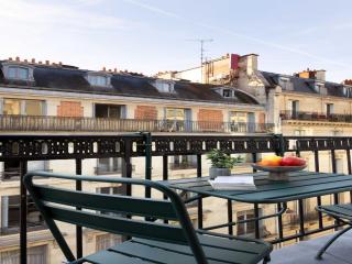 Refined studio with balcony - 2P - Saint Lazare - Paris - 3