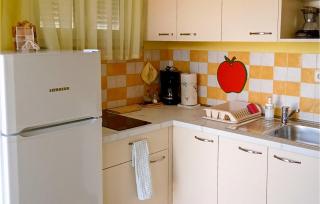 1 Bedroom Beautiful Apartment In Vrbnik - Vrbnik - 3