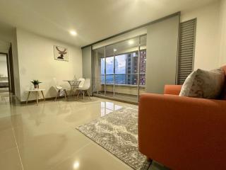 Apartamento en Piso 11 con Piscina y Vistas - 1