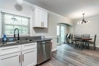 Beautiful recently updated 3bed and 2bath ranch - Fuquay-Varina - 4