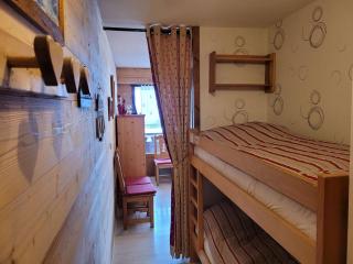 Confortable studio savoyard, balcon sud, parking - FR-1-458-213 - 7