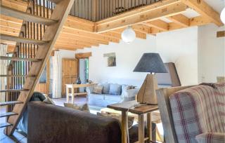 9 Bedroom Nice Home In Gigny - 8