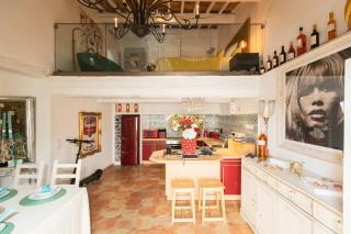 Steps from the Port! Chic 2-Bed in the Heart of Saint-Tropez - 9