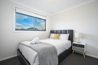 Leppington 5Br house near train and shopping - Leppington - 2