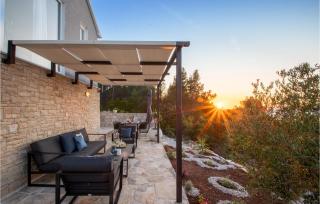 1 Bedroom Beautiful Home In Blato - Blato - 2