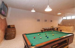 Six-Bedroom Holiday Home In Omis - 4
