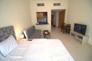 DRUVYA HOLIDAY HOMES, Bld DG194, Street No,10 Discovery Gardens, Close to Al Furjan Metro 3 minutes walkable - 0
