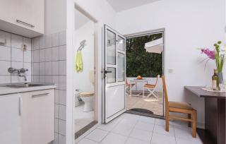 Cozy Apartment In Zuljana With Wifi - Žuljana - 3