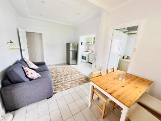 2 Bedroom House - Sydney - 0