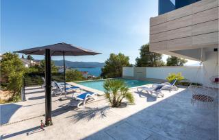 Gorgeous Home In Komarna - 8