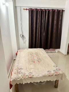 Spacious Apartment near Airport - Lucknow - 3