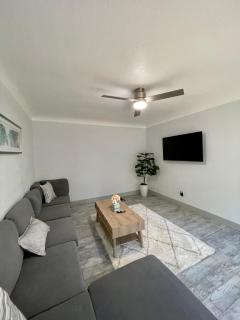 Two bedroom midtown beauty - 8