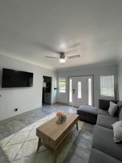 Two bedroom midtown beauty - 9