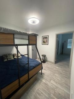 Two bedroom midtown beauty - 4