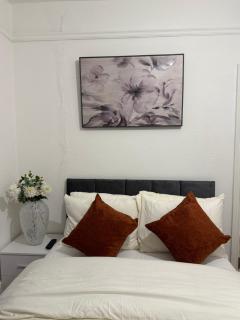 Gray Bridge Room - Northampton - 9