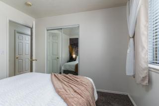 Cozy Three Bedroom Home - Pocatello - 4