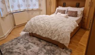 Cosy bedroom near London City Airport - 7