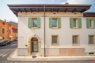 Lady Capulet Apartments - 2