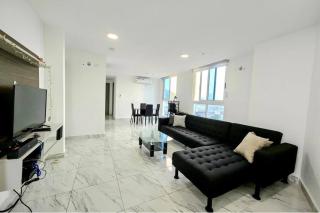 Oceanfront Designer Apartment PH The Sands, Next to Hilton - 6