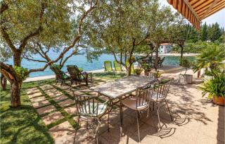 Gorgeous Apartment In Blace With Wifi - Blace - 2