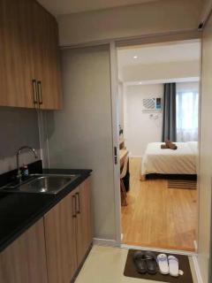 Modern Studio Condo - Shore near MOA- 403B - 2