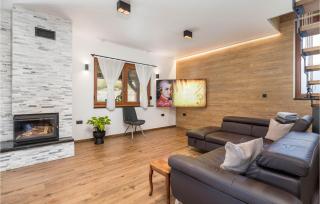 Stunning Home In Tuk Vojni With Jacuzzi - Tuk Vojni - 8