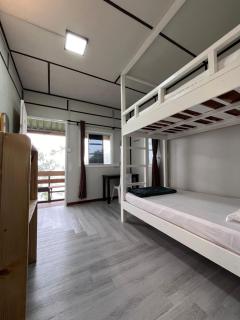 LY Lodge - - 2