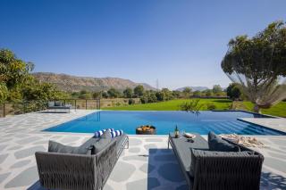 ELIVAAS Cows & Cuddles 4 BHK with Pvt Pool and Garden - 4