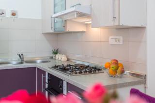 Cozy Apartment with Outdoor BBQ and Yard - 4